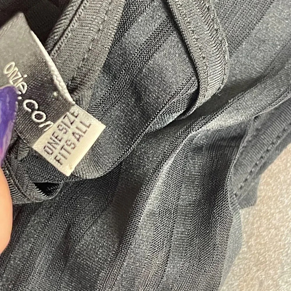 ONZIE One Size Black Cross Back Tank - Picture 5 of 6